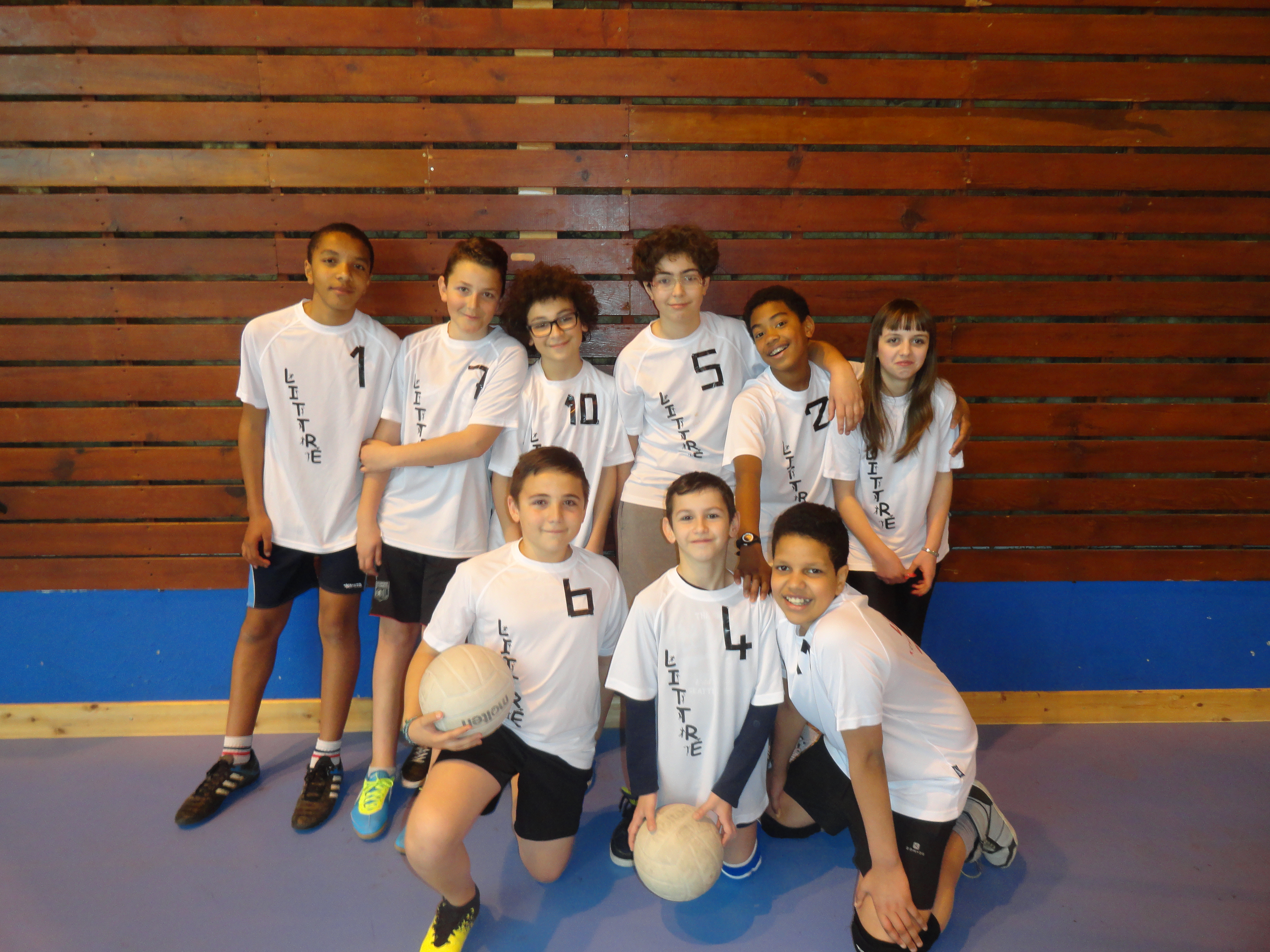 Bravo à l'équipe benjamins du collège composée de Nathan Ismael, Chakib, Aristide, Arthur, Adrien, Sacha pour leur très belle 3ème place au championnat d'académie. Bravo et merci à leurs arbitres Suzie et Chakib qui ont été tous les deux validé au niveau académique Bravo à l'équipe benjamins du collège composée de Nathan Ismael, Chakib, Aristide, Arthur, Adrien, Sacha pour leur très belle 3ème place au championnat d'académie. Bravo et merci à leurs arbitres Suzie et Chakib qui ont été tous les deux validé au niveau académique