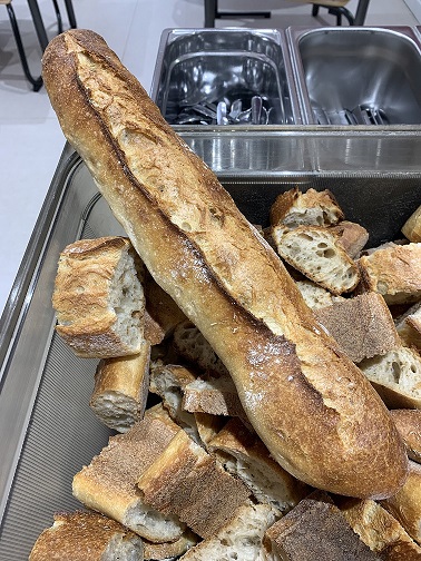 La baguette locale "épi toué"